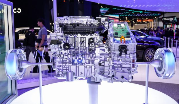 نمای پیشرانه جیلی امگرند i-HEV