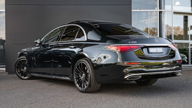 نمای عقب مرسدس بنز S450 وارداتی