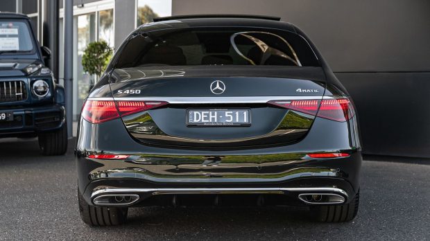 نمای عقب مرسدس بنز S450 وارداتی