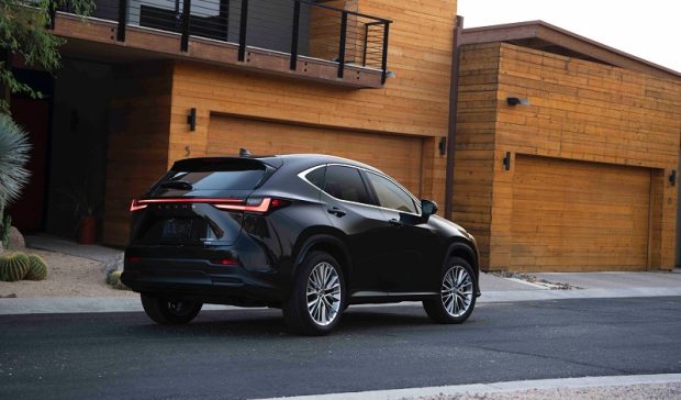 لکسوس NX350 - نمای عقب