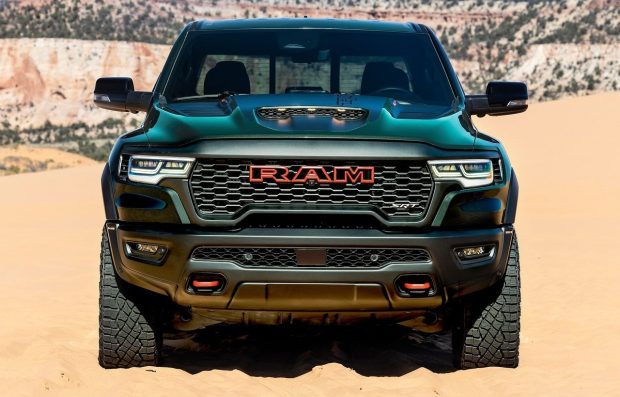 نمای جلو پیکاپ رم TRX مدل 2027