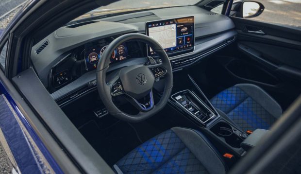 نمای داشبورد فولکس واگن گلف R-Design وارداتی