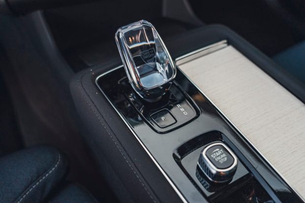 نمای کابین ولوو XC90 وارداتی
