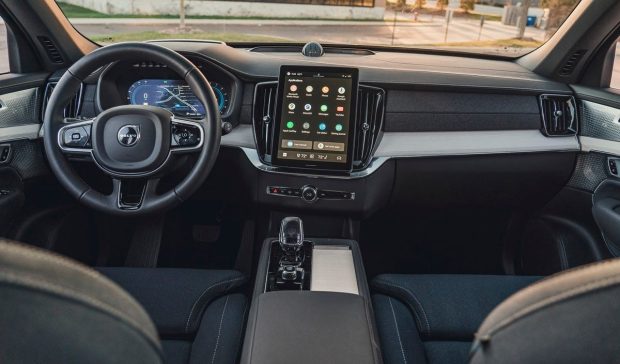 نمای داشبورد ولوو XC90 وارداتی