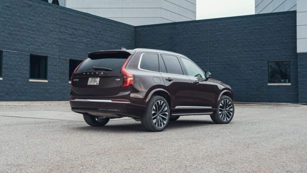 نمای عقب ولوو XC90 وارداتی