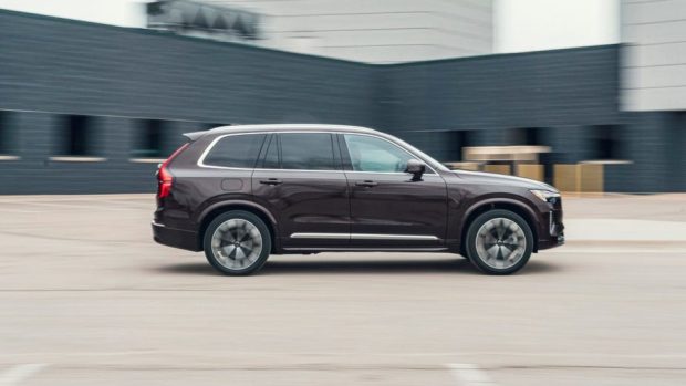 نمای جانبی ولوو XC90 وارداتی