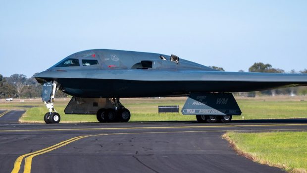 ردیابی بمب‌افکن‌های B-2 آمریکا