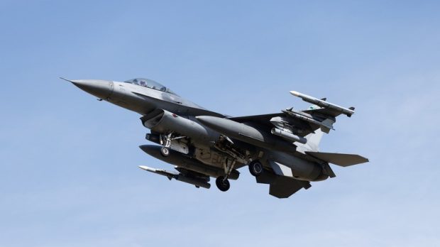 جنگنده F-16