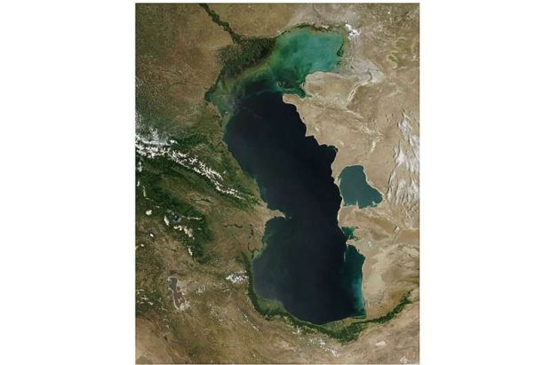 کاهش سطح آب دریای خزر