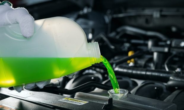 افزودن غیراصولی مایعات به خودرو