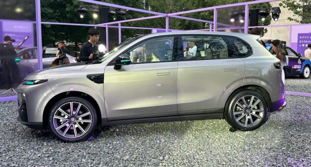 نمای جانبی شاسی‌ بلند لیپ‌موتور B10