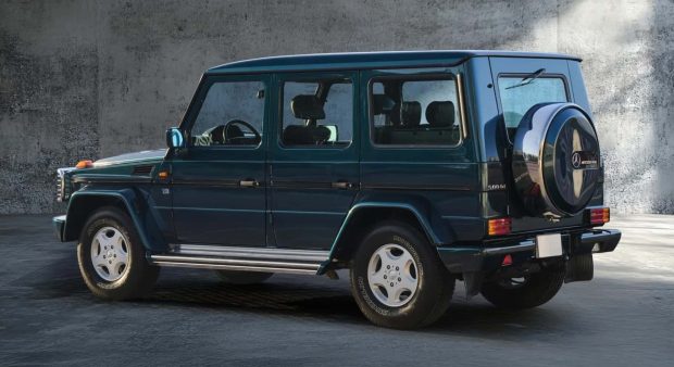 نمای عقب مرسدس 500 GE V8 AMG