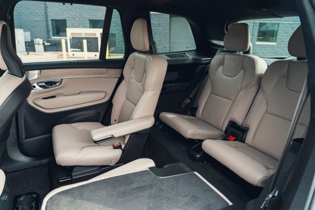 نمای کابین ولوو XC90 آفتاب خودرو