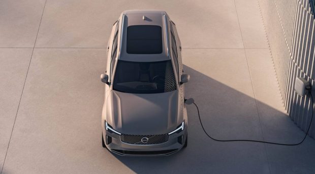 نمای جلو ولوو XC90 آفتاب خودرو
