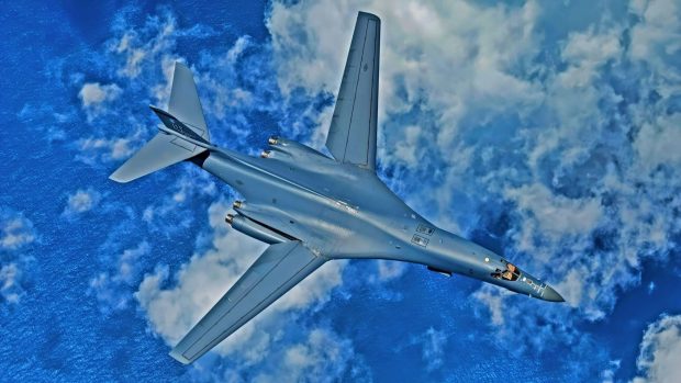 B-1B لنسر