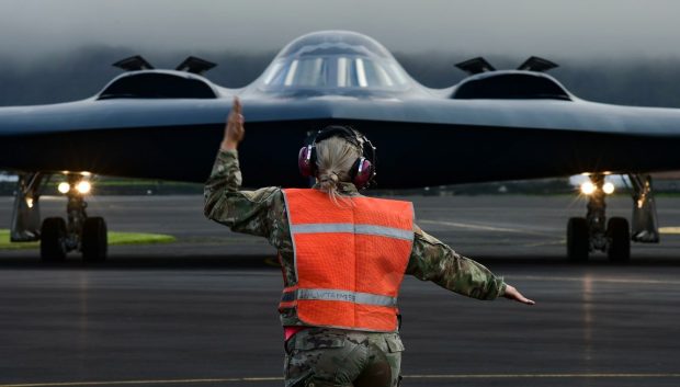 بمب‌افکن B-2 آمریکا
