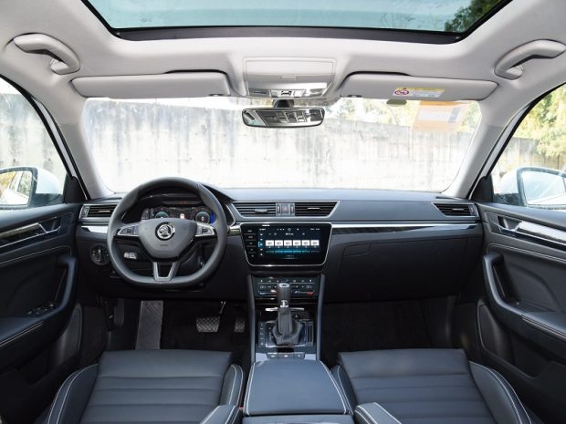 اشکودا سوپرب - فضای کابین