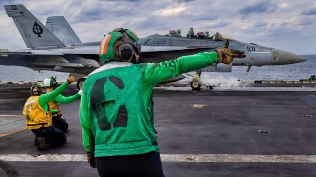 ناو هواپیمابر هسته‌ای USS Nimitz