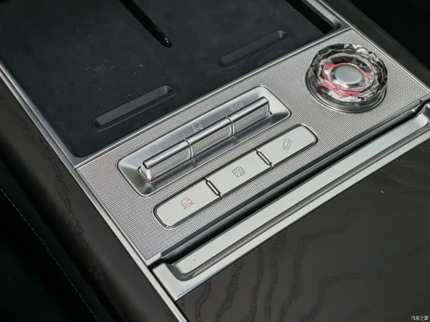 شاسی بلند هیبریدی زیکر 9X