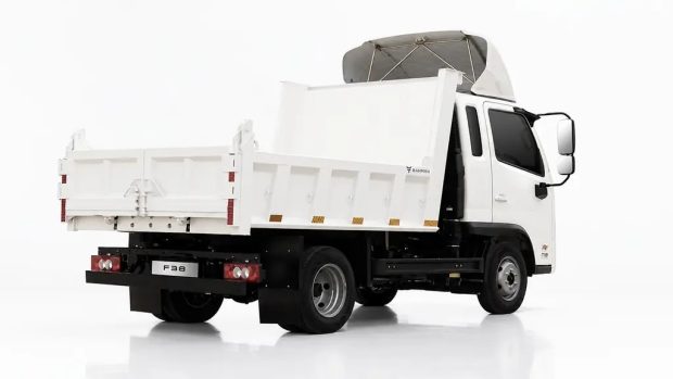 نمای عقب کمپرسی فورس F38