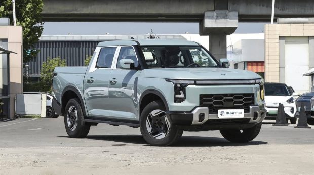 نمای جلو پیکاپ نیسان Z9 وارداتی