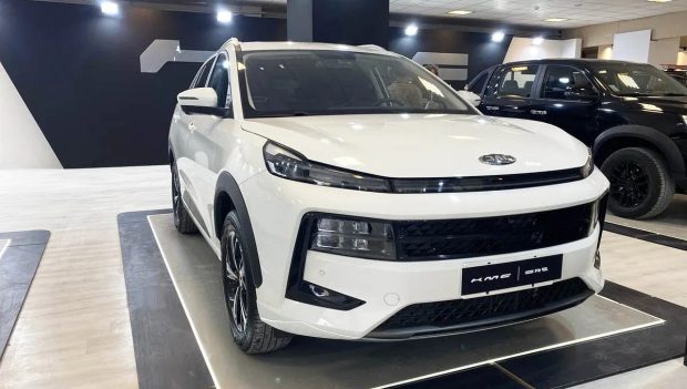 نمای جلو کی ام سی SR6