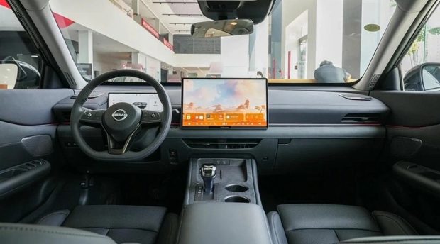 نمای کابین نیسان تیانا 2026