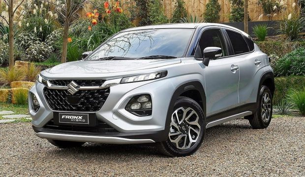نمای جلو سوزوکی فرانکس هیبریدی 2025
