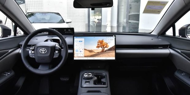 نمای کابین تویوتا bZ5 مدل 2027