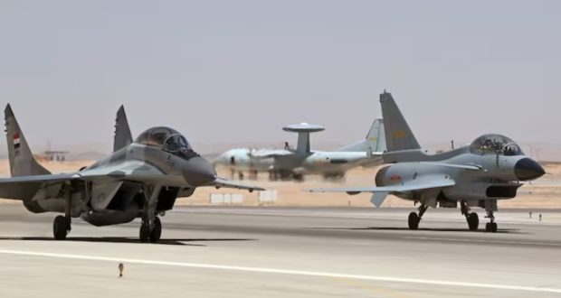 جنگنده J-16 چین رو در روی رافال مصر