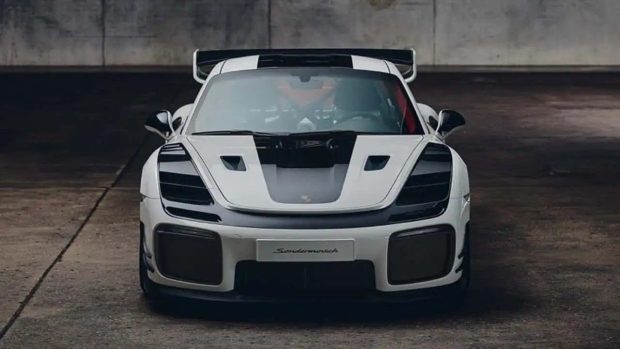 پورشه 911 GT2 RS Slantnose