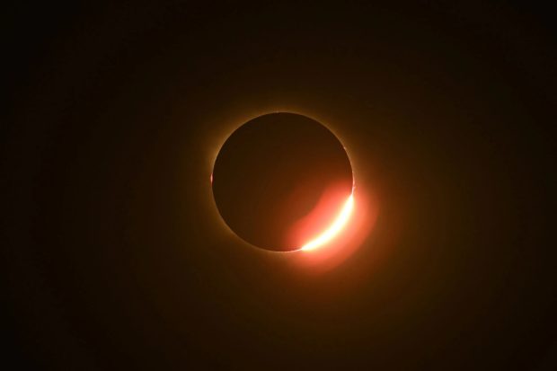 خورشیدگرفتگی کامل