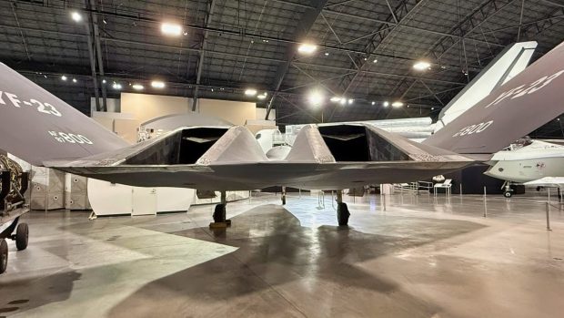 جنگنده YF-23