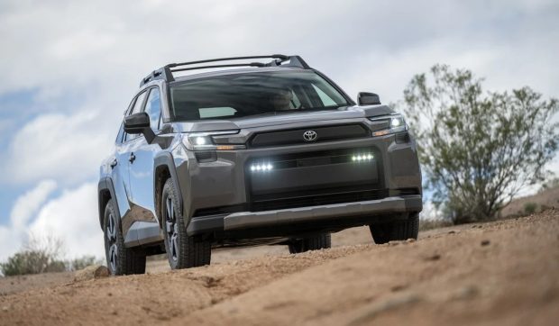نمای جلو تویوتا RAV4 مدل 2026