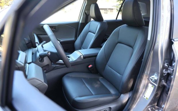 نمای کابین تویوتا RAV4 مدل 2026