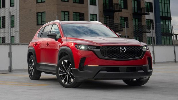 نمای جلو مزدا CX-50
