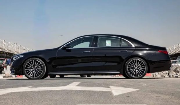 نمای جانبی مرسدس بنز S580