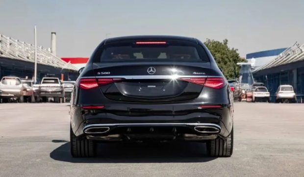 نمای عقب مرسدس بنز S580