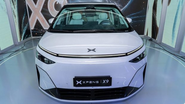 نمای جلو ون ایکس پنگ X9
