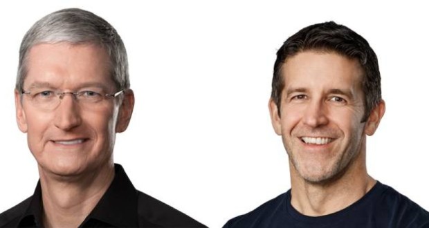 Departing CEO Tim Cook (left) and Apple’s new chief, John Ternus (right)