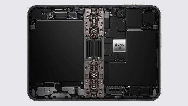 مقایسه آیفون Duo در با Mate XT 2 Ultimate