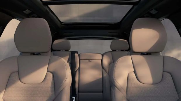 2028 Volvo XC60 T8