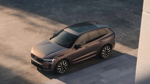 2028 Volvo XC60 T8