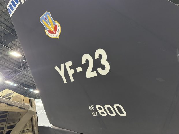 جنگنده YF-23