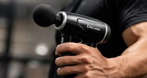 تجربه‌ی خرید ماساژور تفنگی از بلکر؛ چرا مدل BL-G01 رو انتخاب کردم؟
