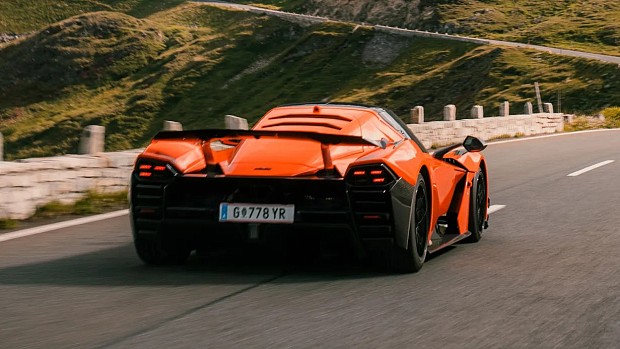 نمای عقب سوپراسپرت KTM X-Bow