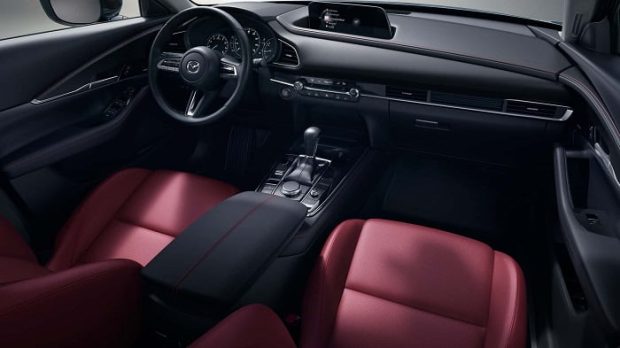 نمای کابین مزدا CX-30