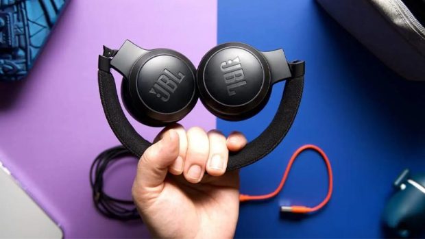 بهترین هدفون‌های JBL؛ بررسی مدل‌های محبوب و راهنمای خرید